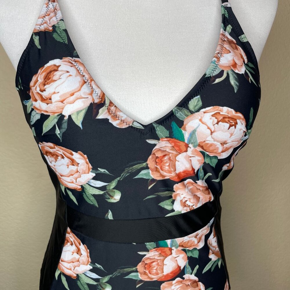 Cupshe Black Floral V-Neck One Piece Swimsuit Tummy Control Peony Print Size L - Picture 3 of 12